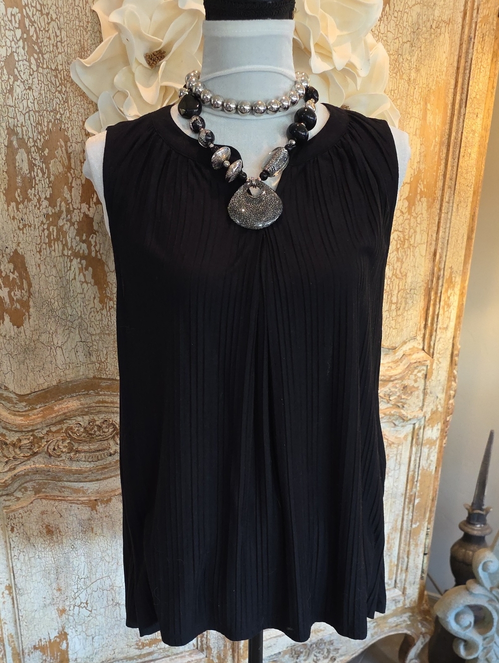 Cable & Gauge Black Pleated Sleeveless Top